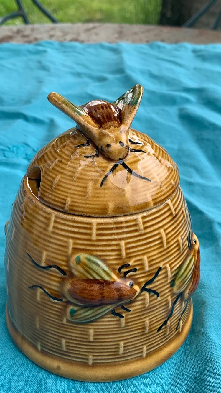 Slush beehive and bee honey pot, enameled ceramic