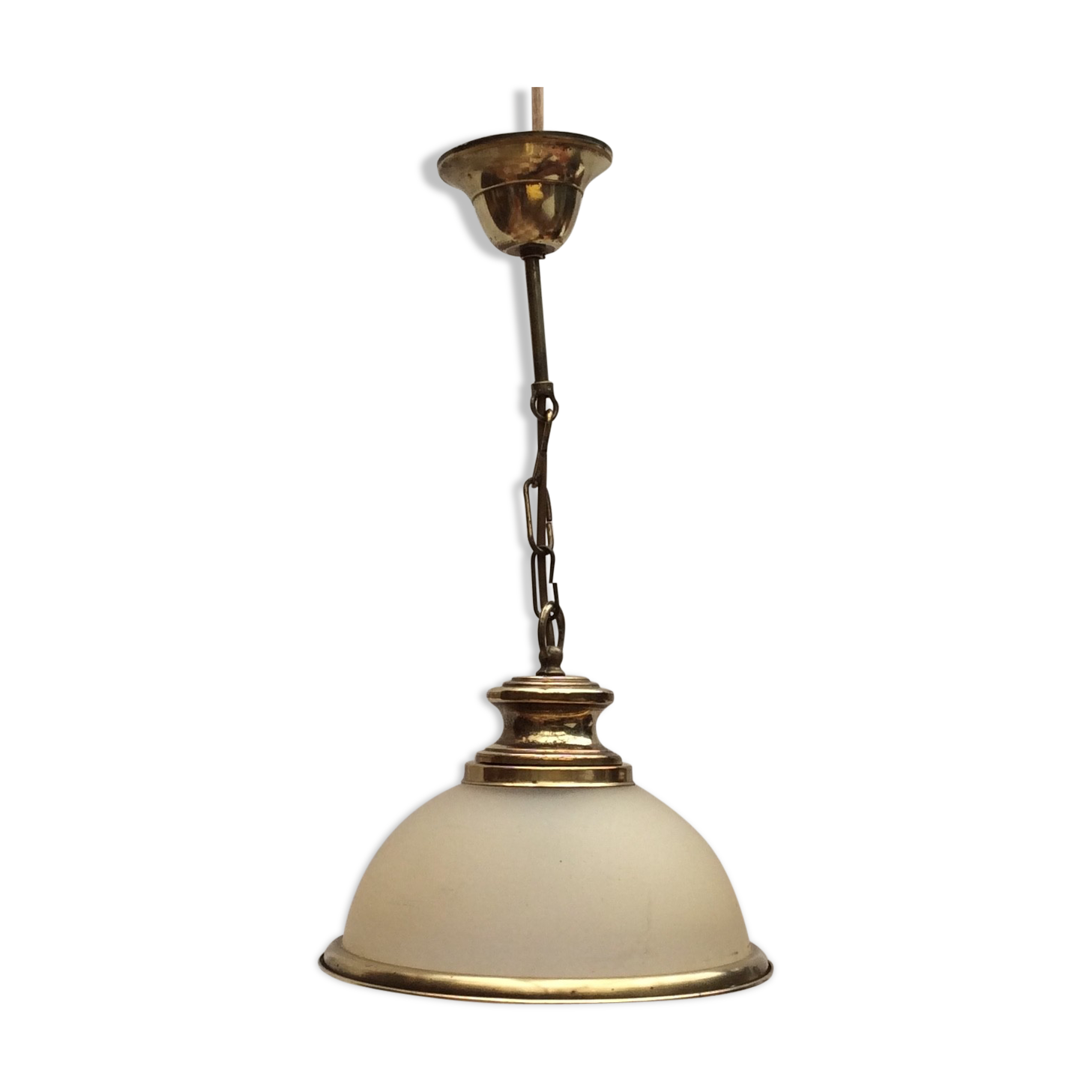Pressed glass hanging and laiton size