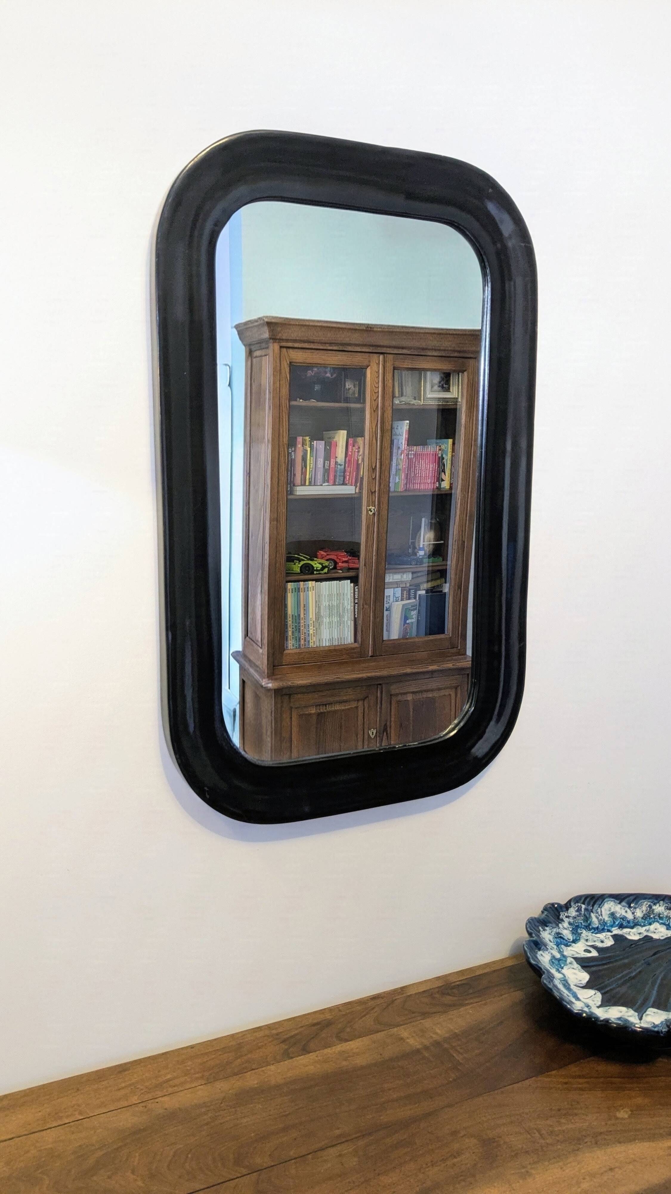 Miroir vintage noir aux angles arrondis
