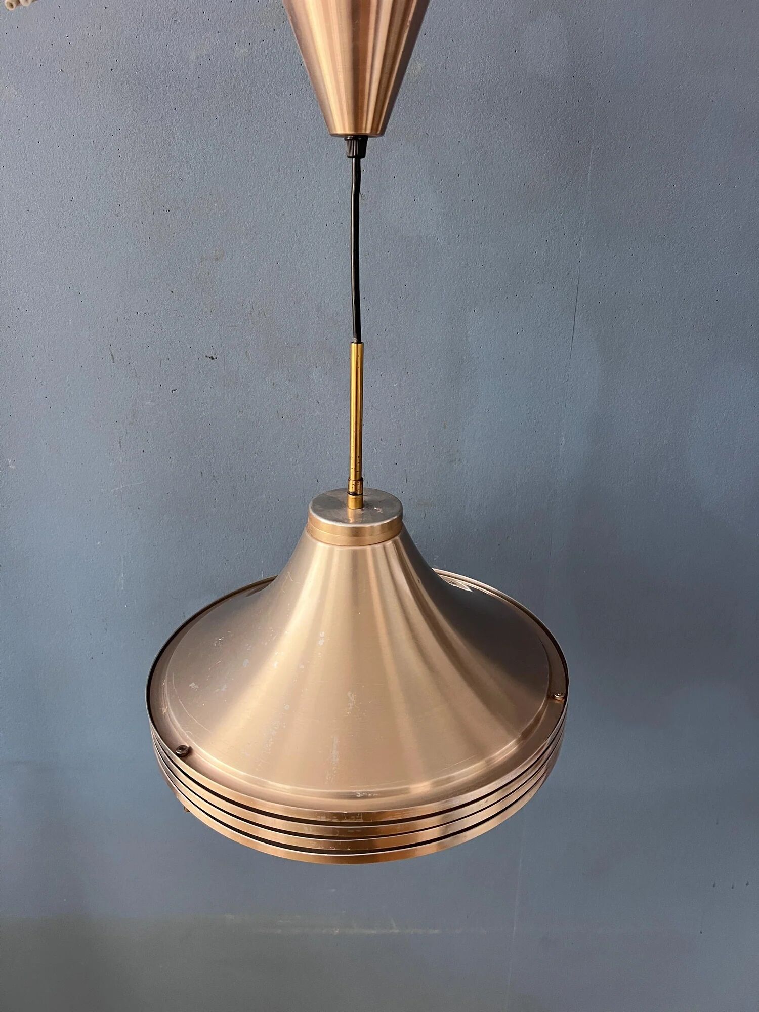 Suspension en verre et aluminium brossé de style mid-century