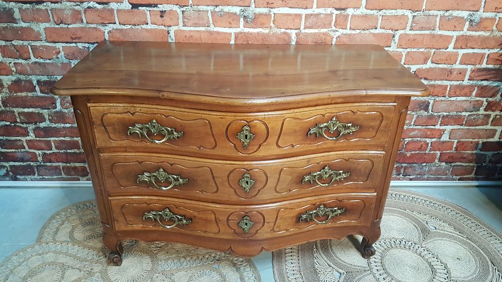 Louis xv style chest of drawers
