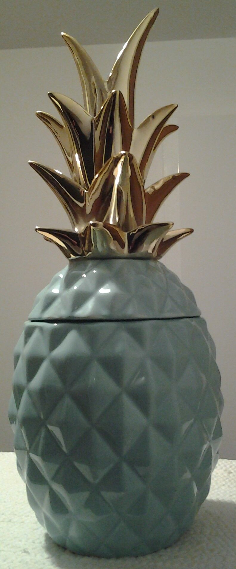 Ceramic pineapple
