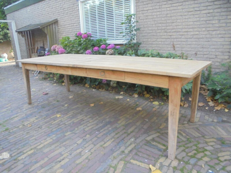 Wooden dining table with 2 drawers
