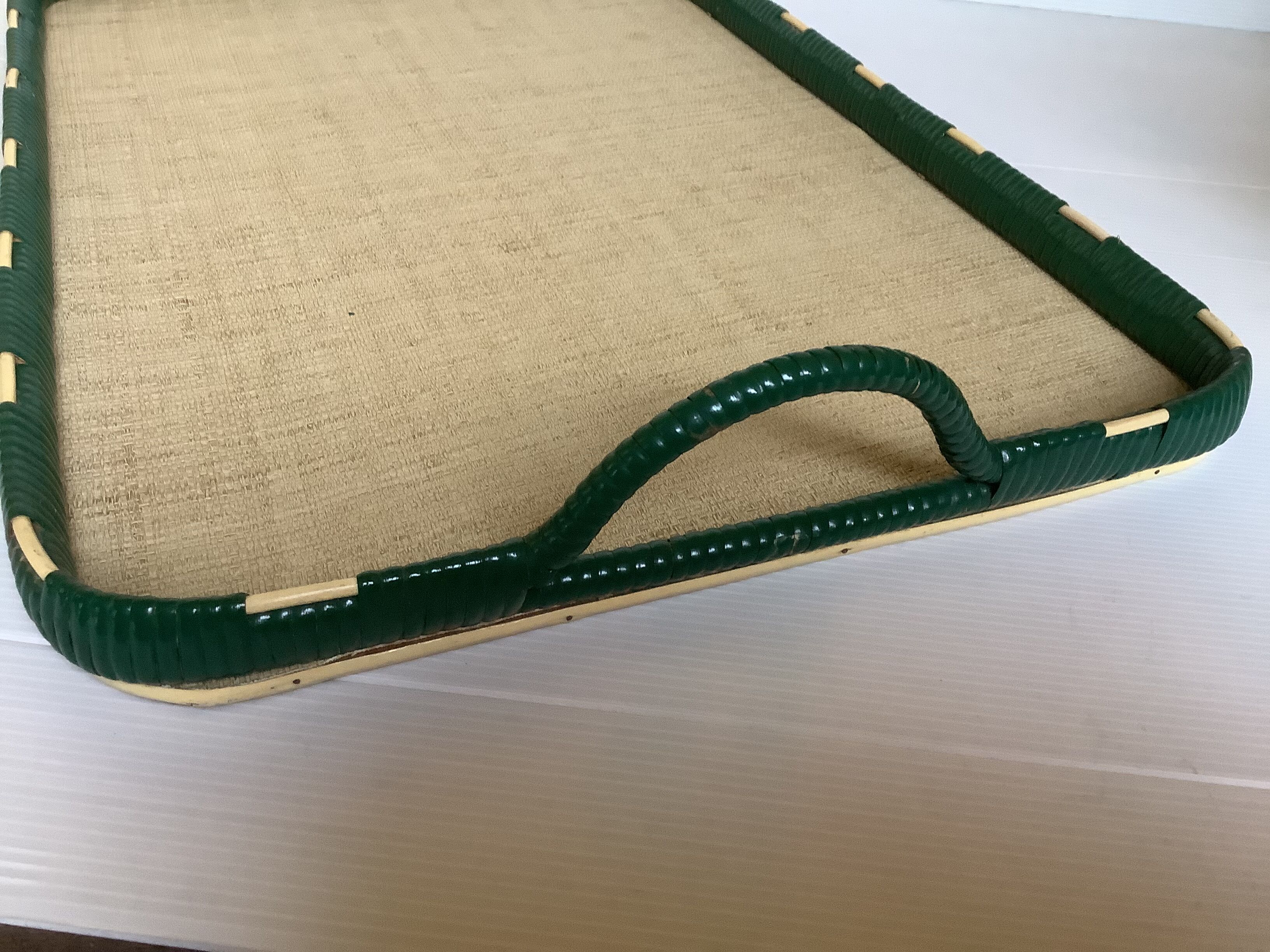 Tray in scoubidou and green and beige wood