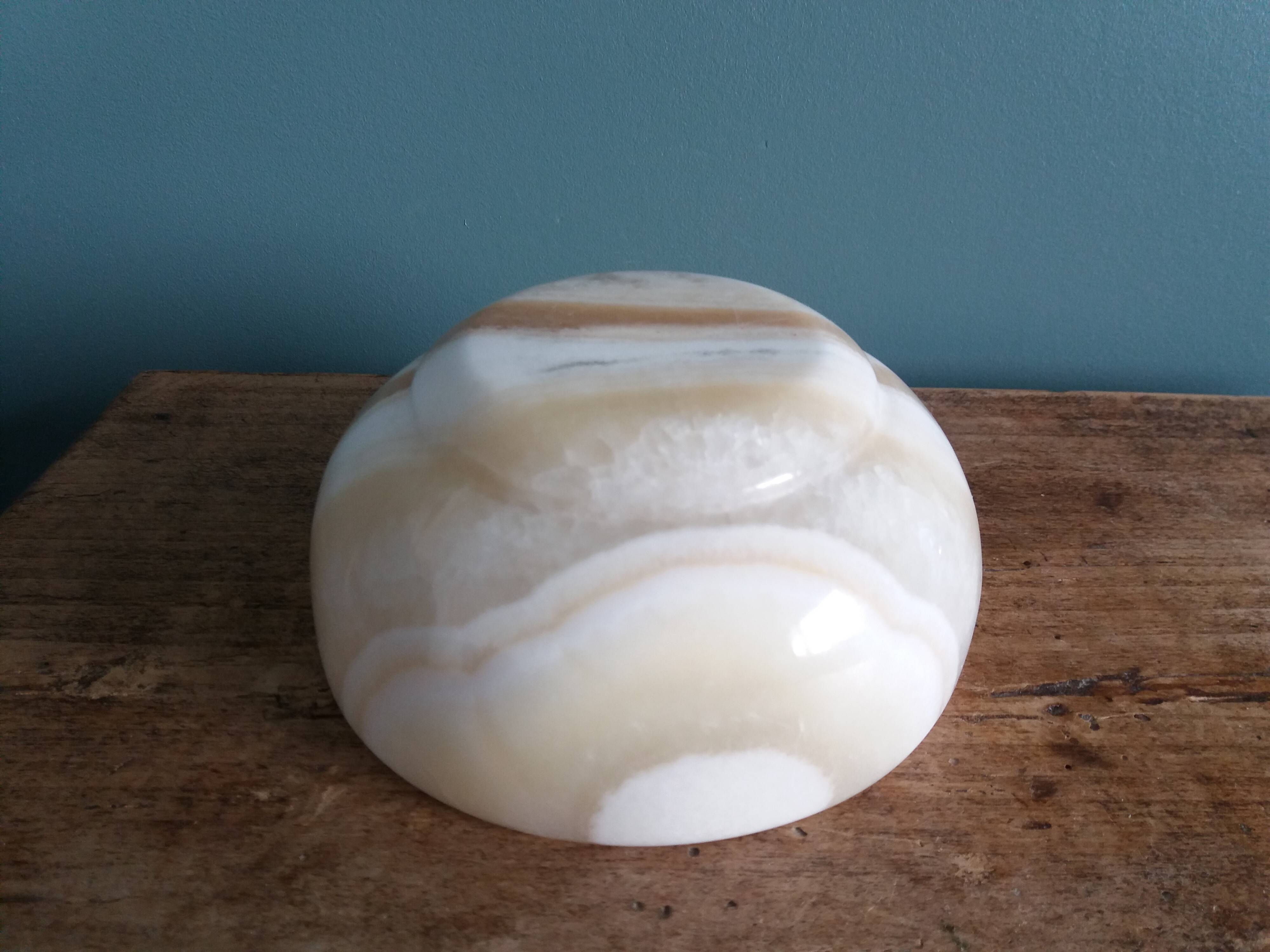 Empty bowl onyx alabaster pocket