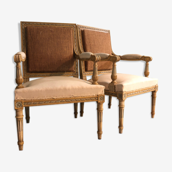 Paire de fauteuils à la reine de style Louis XVI