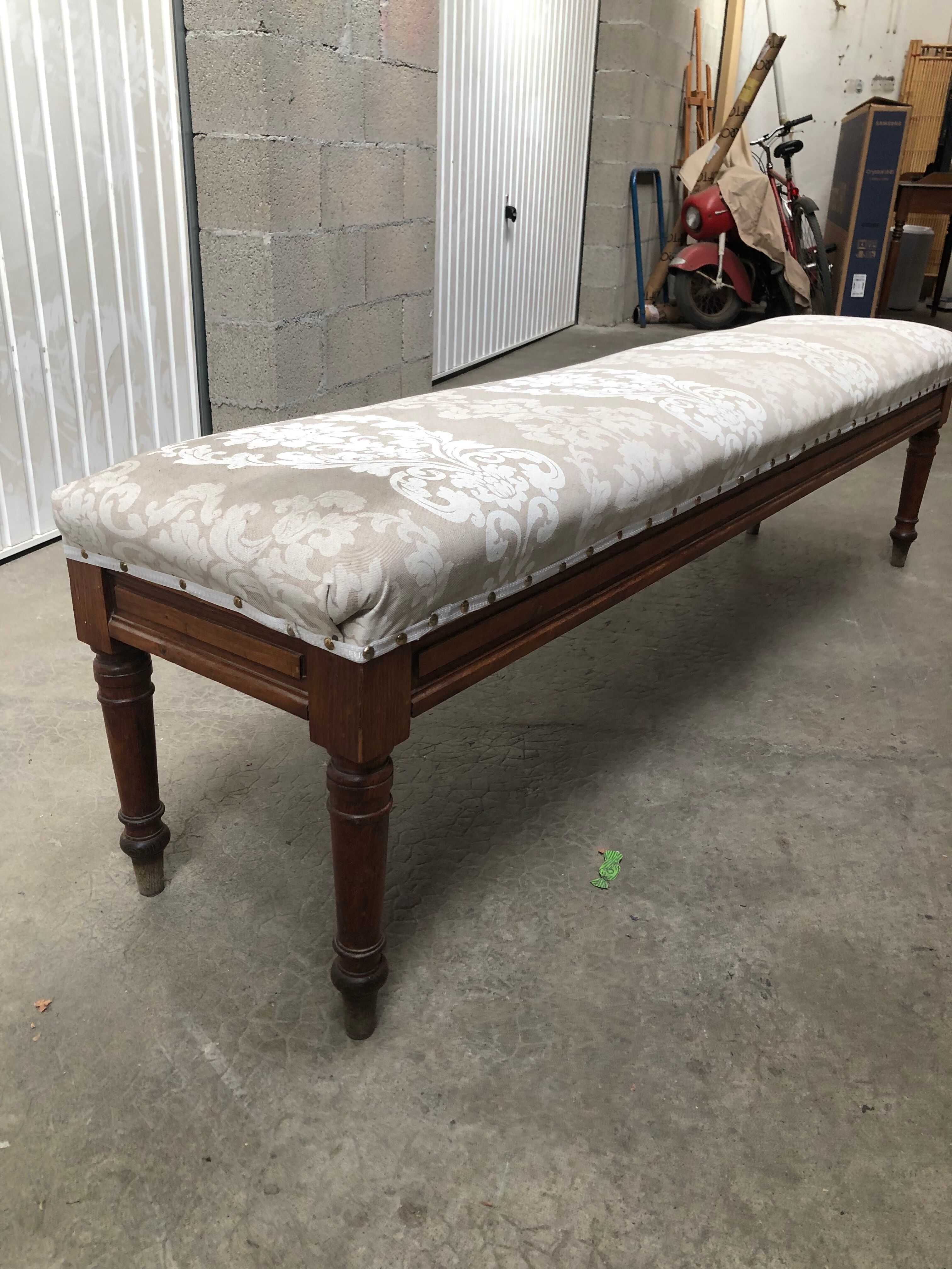 Upholstered bench seat