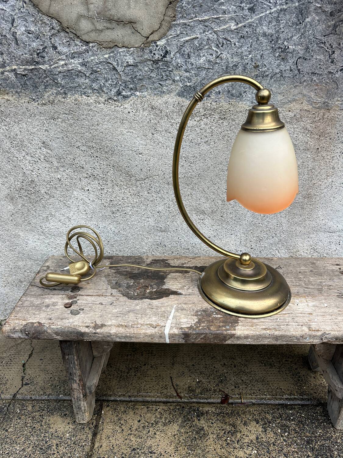 Tulip desk lamp, bedside lamp in brass and blown glass J.P Rycka