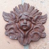 2 cast iron decorations