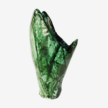 Green majolica vase ceramic assemblage of large leaves
