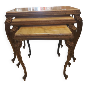 Trois tables gigognes