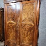 Armoire Bourguignone époque Louis Philippe en noyer et loupe vers 1830
