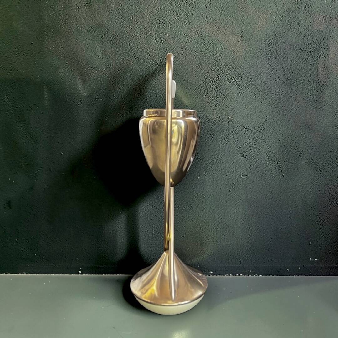 Space Age pivoting floor ashtray in anodised gold aluminium – Mettawa