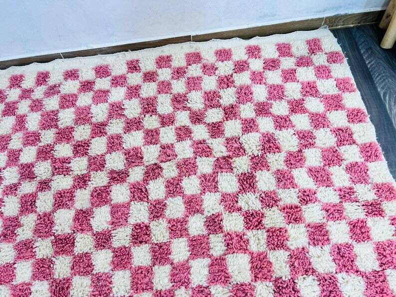 Traditional handmade Berber rug, size 2/3 m.