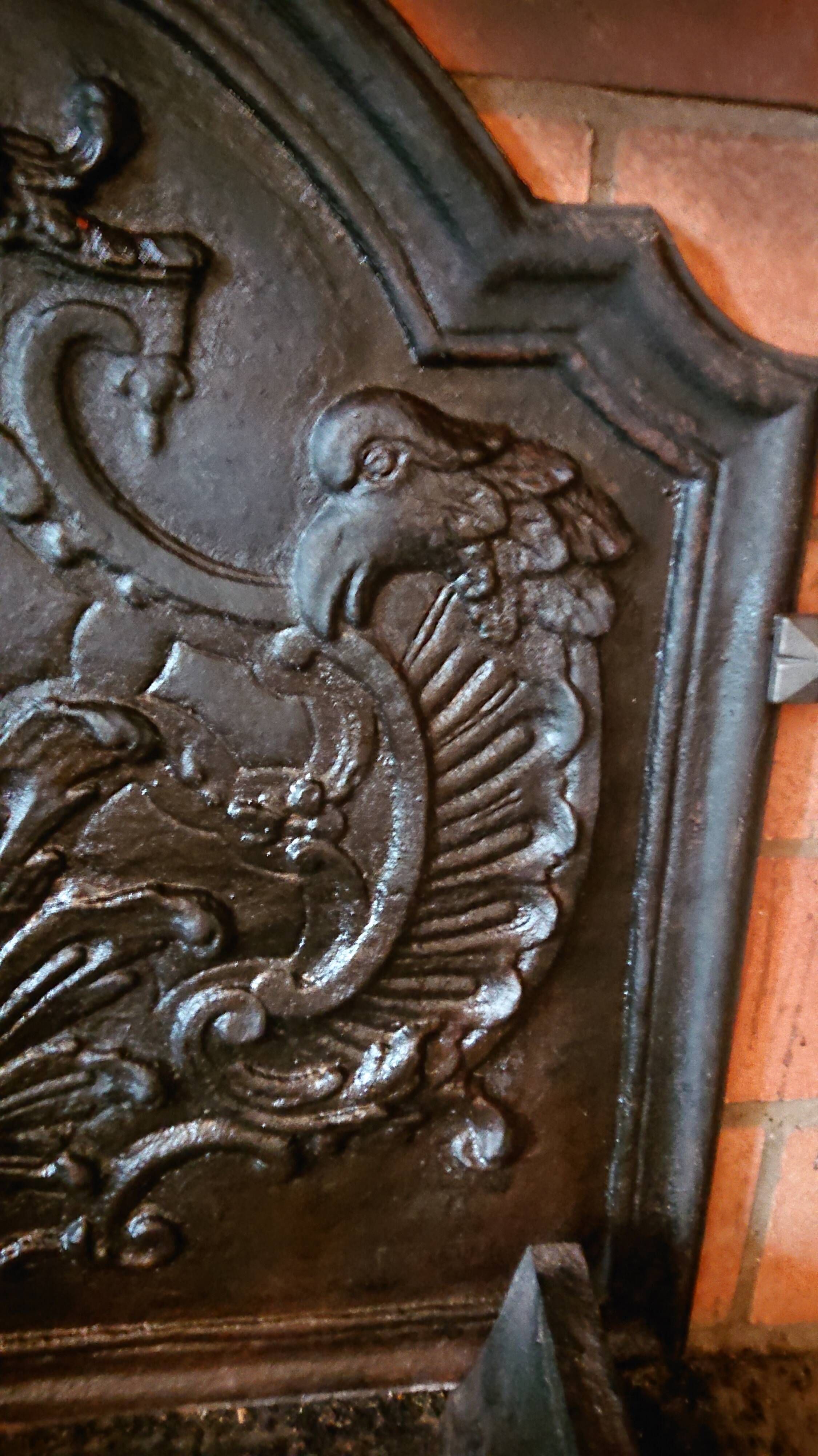 Chenets et plaque en fonte