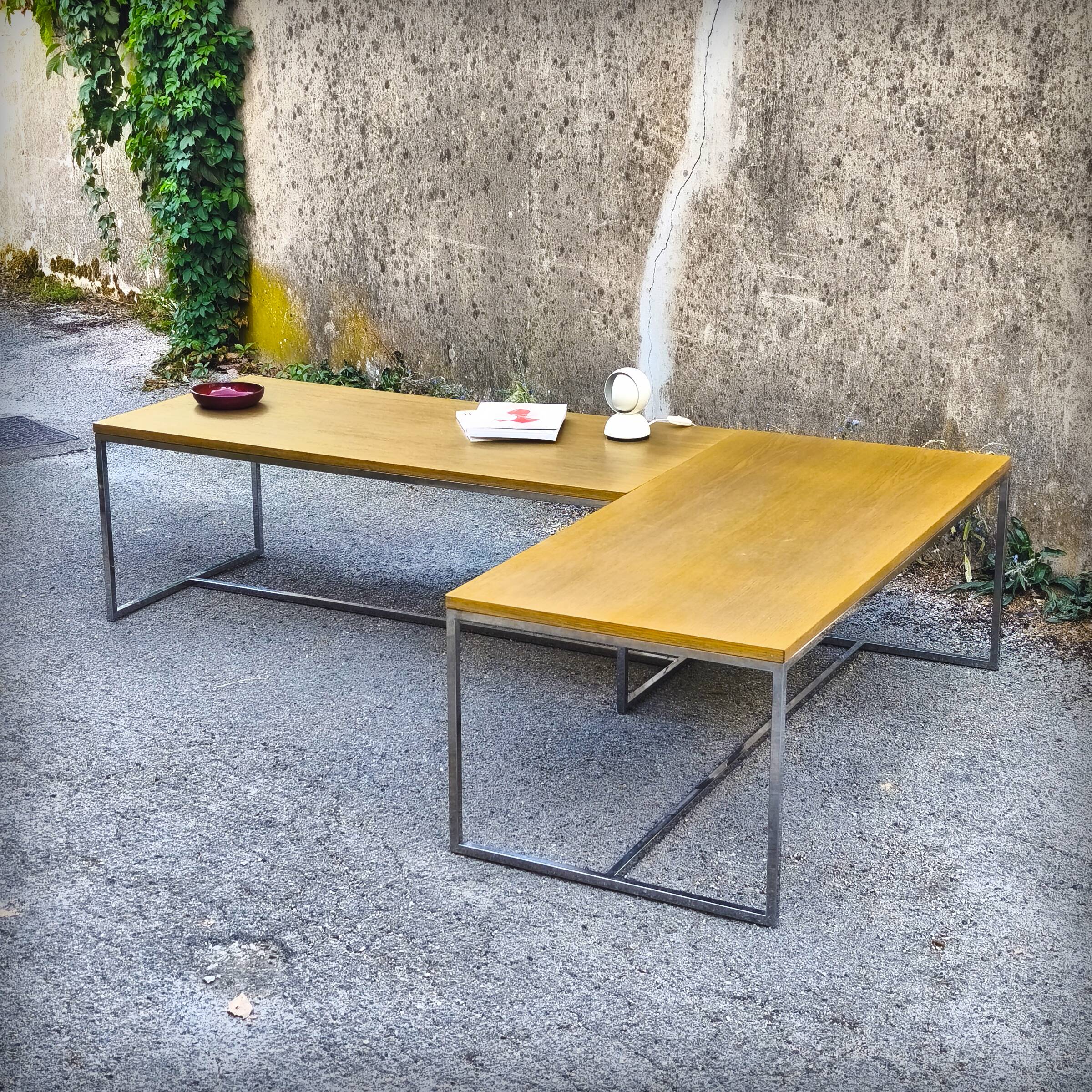 XXL coffee table in oak and chrome steel