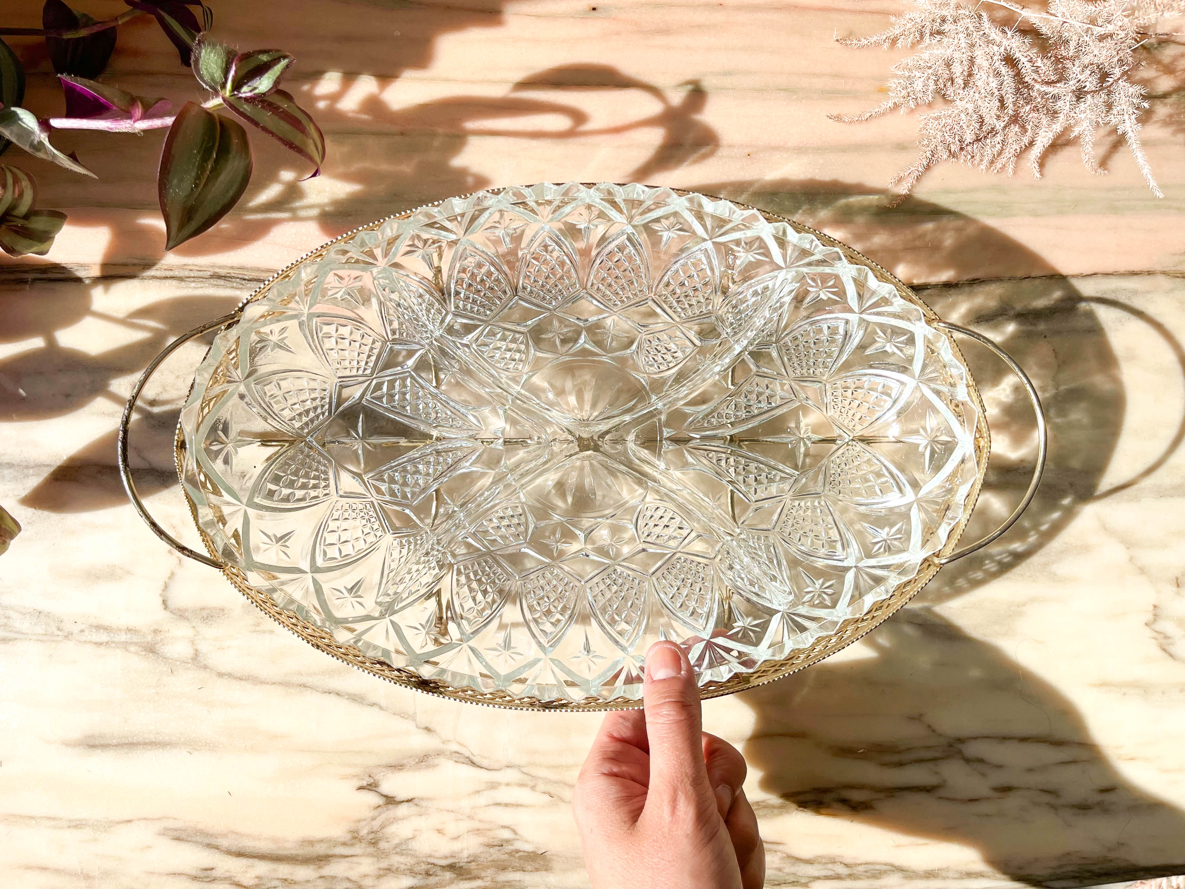 Serviteur apéritif en verre et métal doré vintage