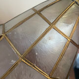 2 portable lamps with flower-shaped lampshades in mother-of-pearl and brass.