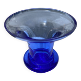 Type : Vase décoratif à col évasé (style corolle).