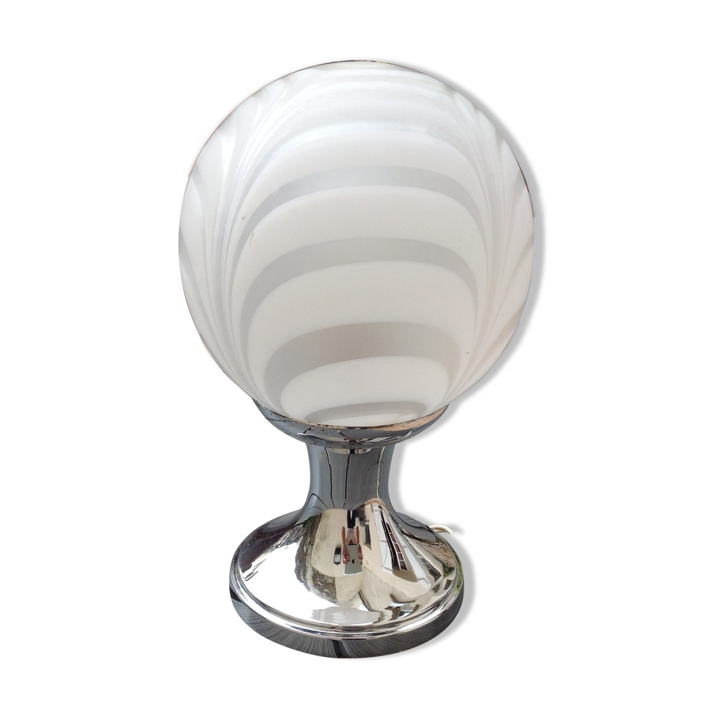 Lampe vintage, chrome et opaline, année 70