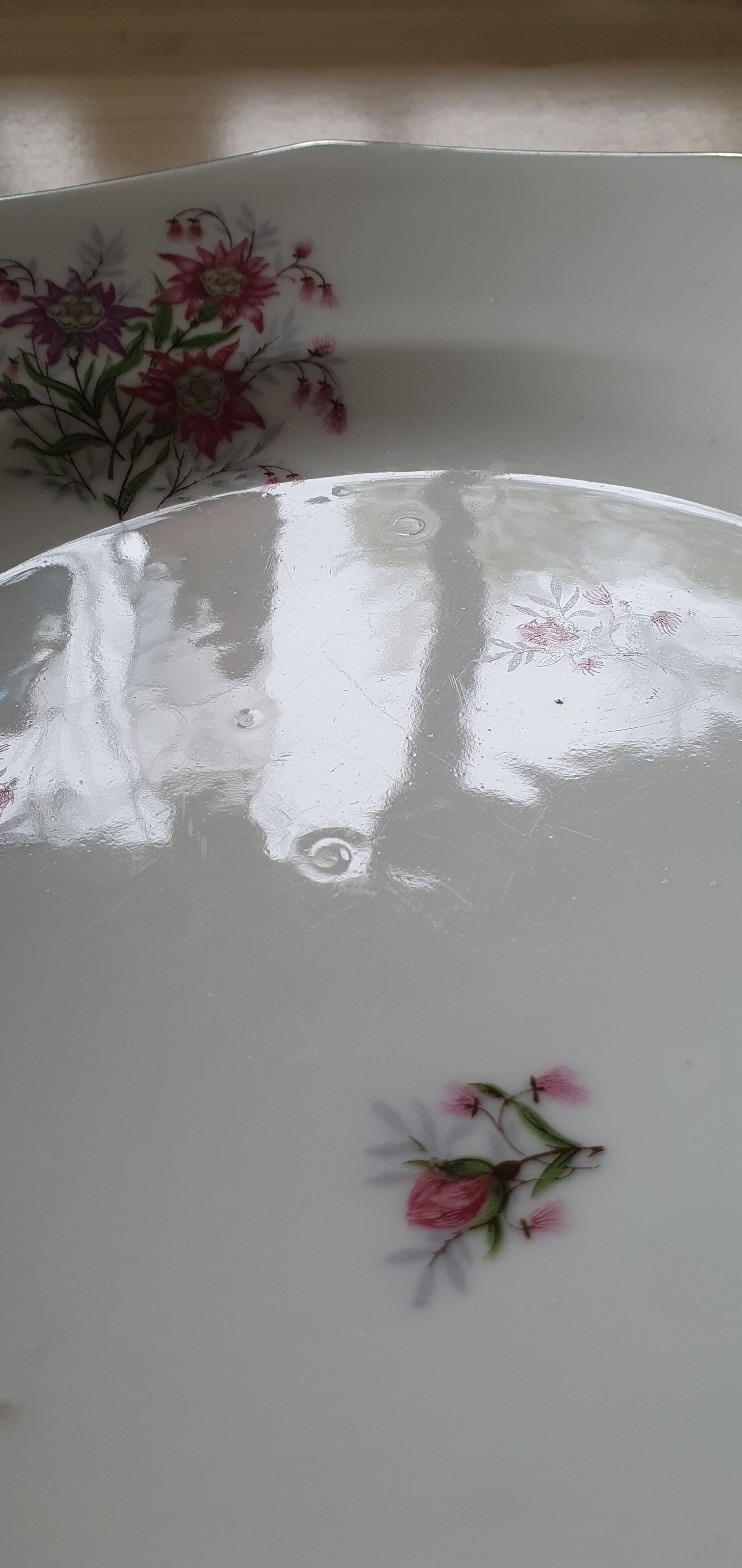 Porcelain dish