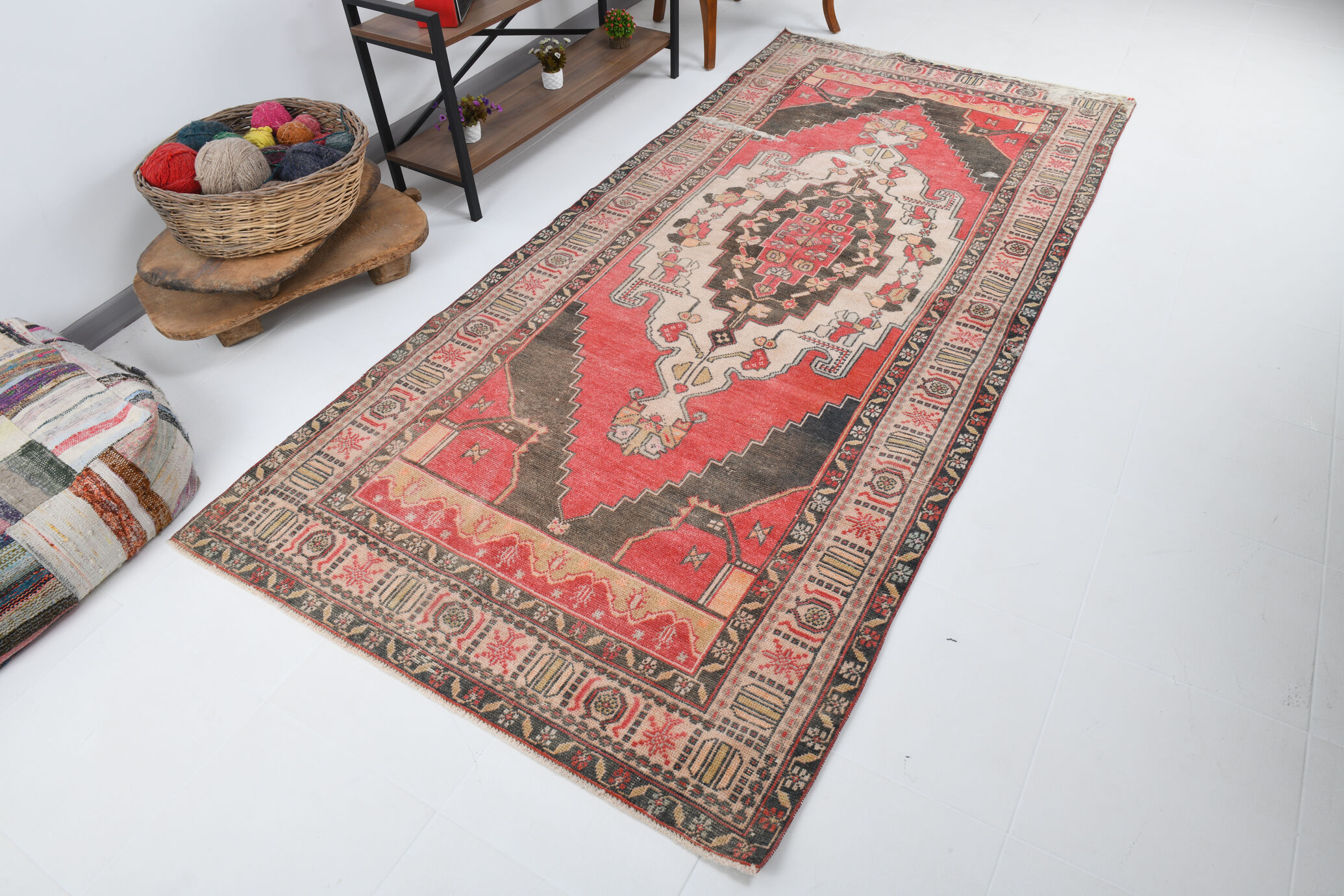 4x10 red & beige wool vintage rug 140x301cm
