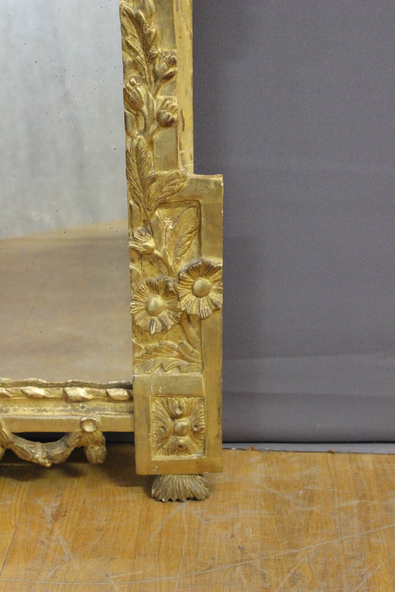 Miroir Louis XVI en bois doré XVIII siècle
