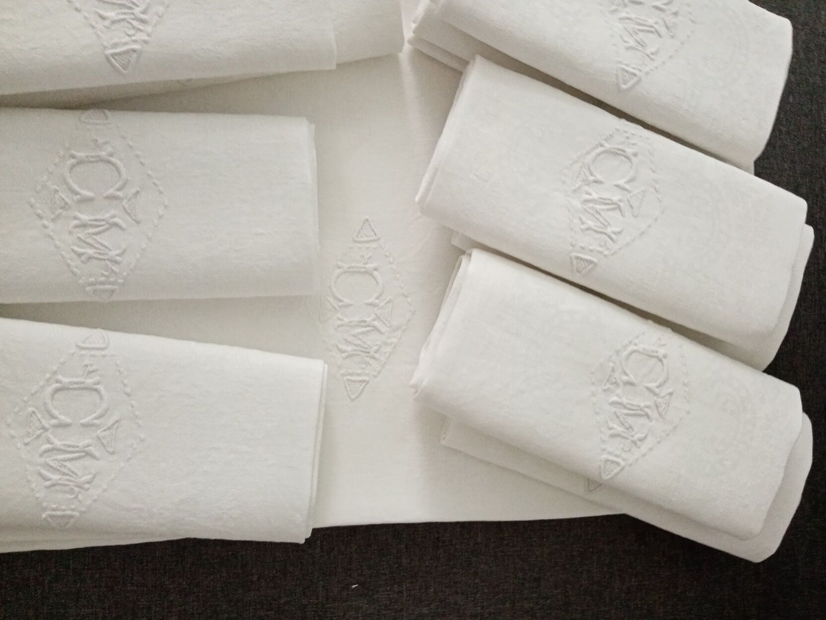 Set of 10 monogram embroidered towels CM and tablecloth