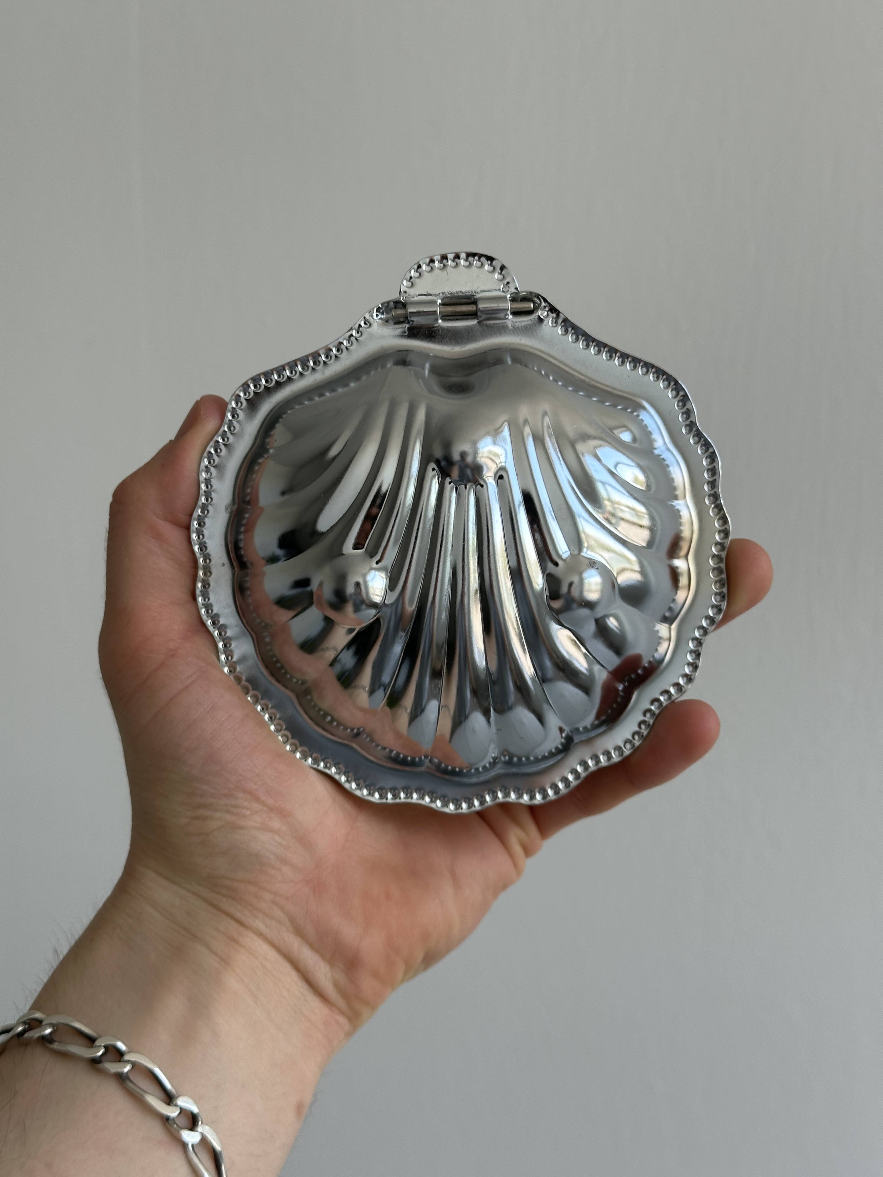Shell butter dish