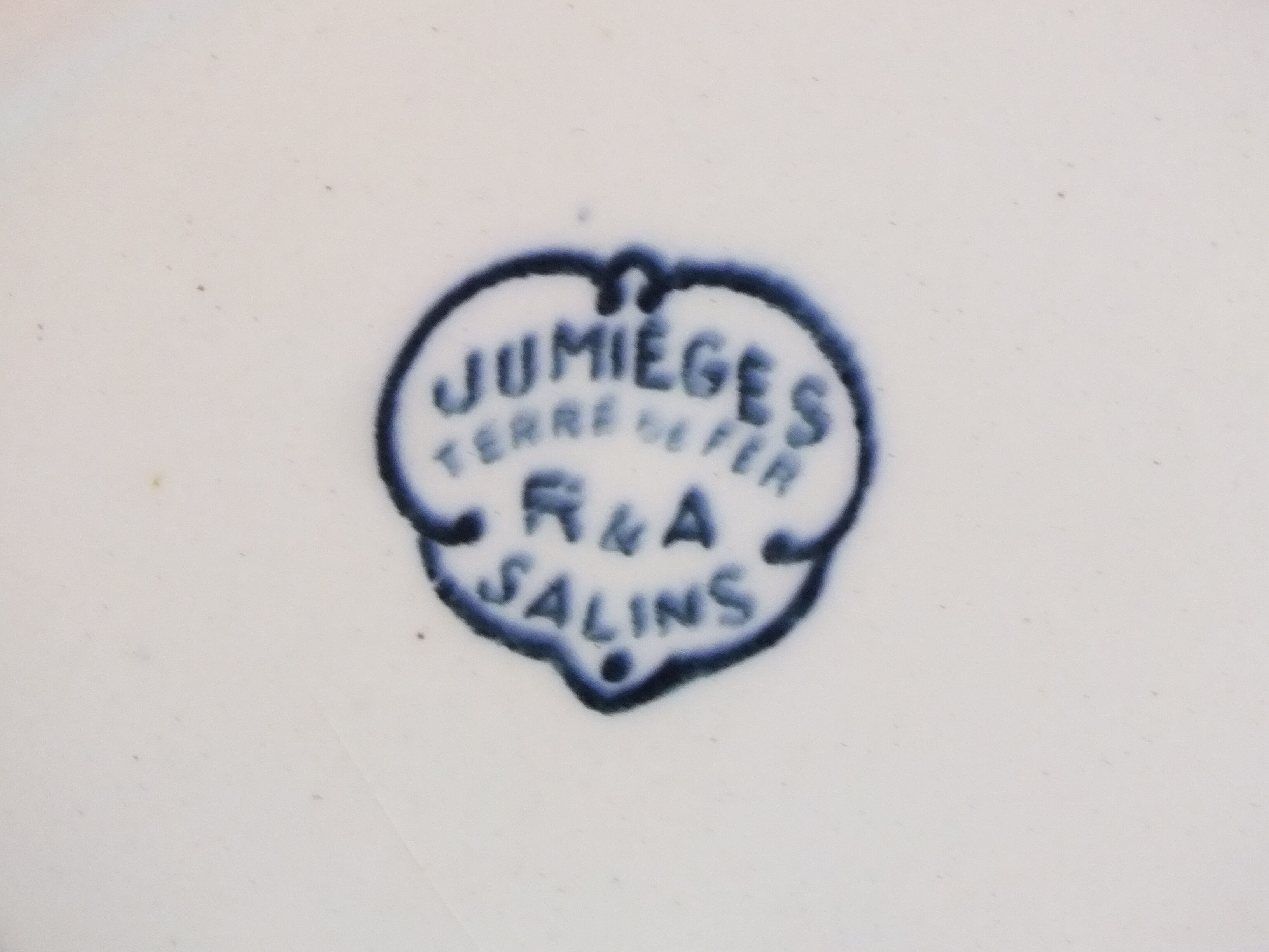 6 flat plates Salins Jumièges in iron earth