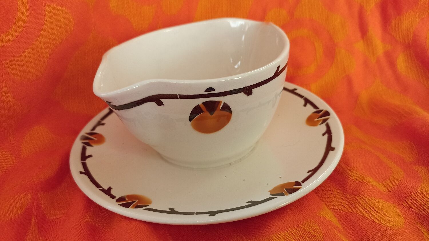 Art deco gravy boat by Fenal Badonviller model Barcarolle