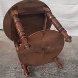 Pedestal table