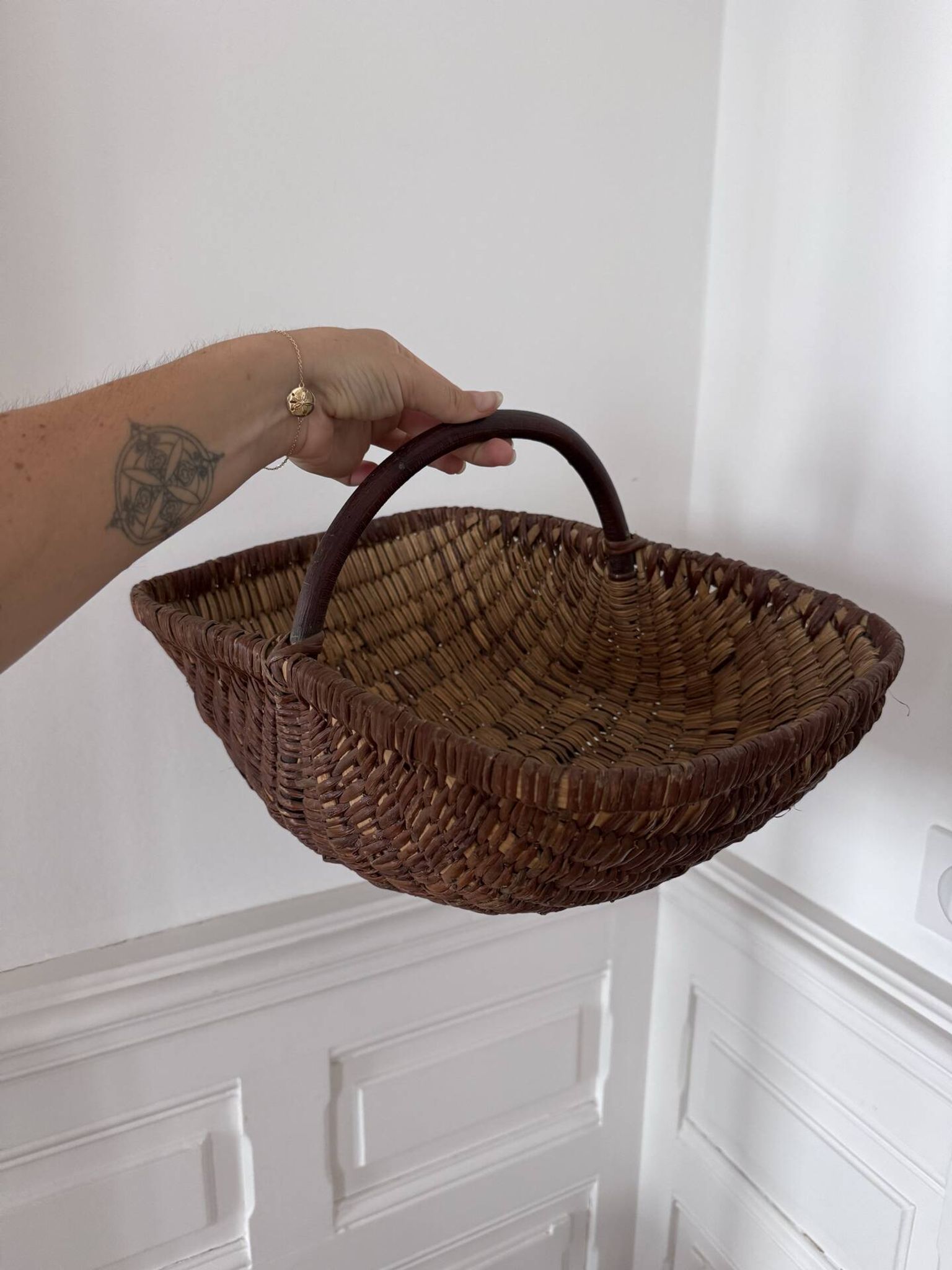 Ancien panier à récolte en osier