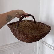 Ancien panier à récolte en osier
