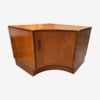 Corner cabinet