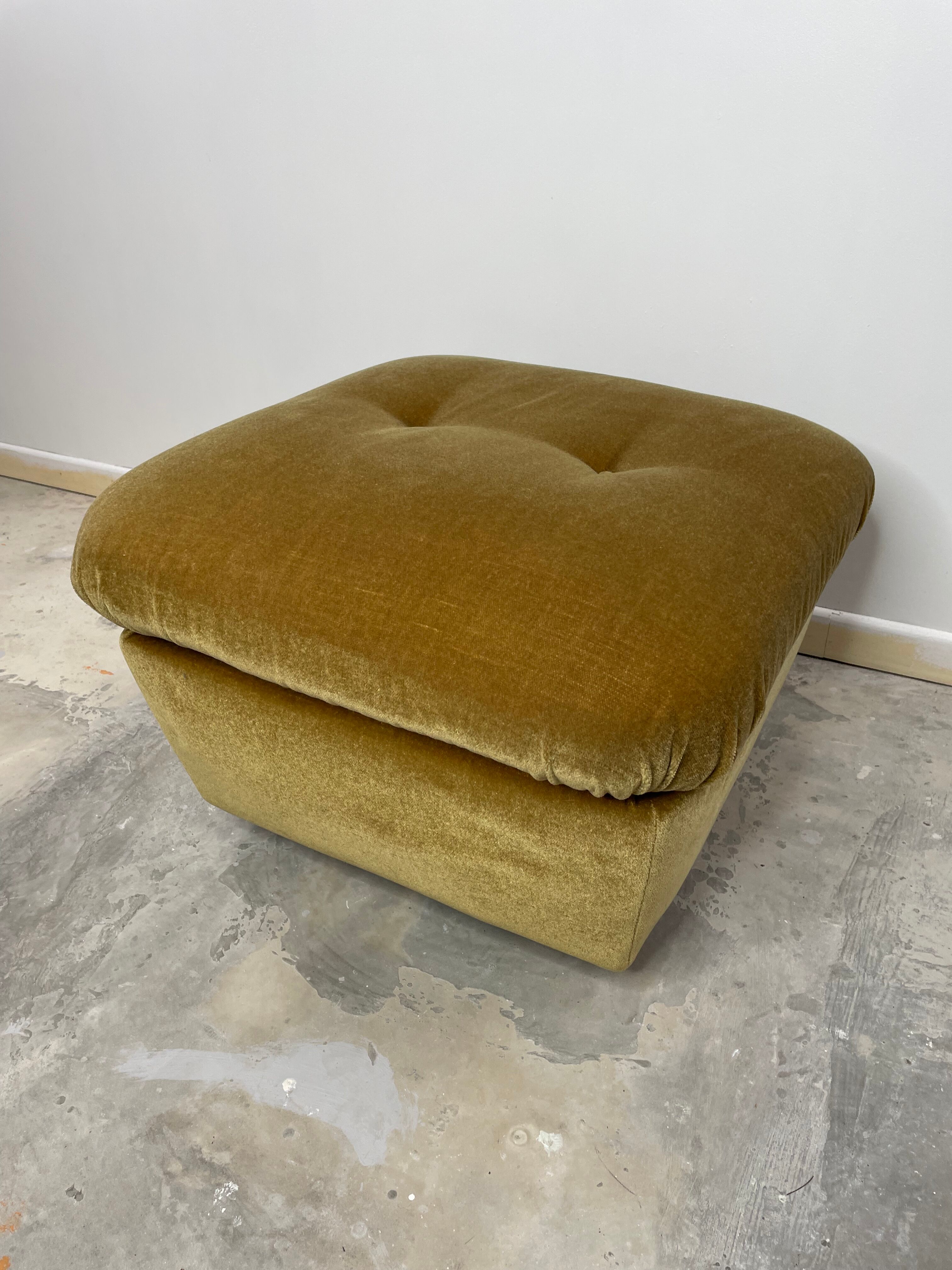 Pouf coffre en velours
