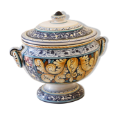 Italian ceramic soup maker Saca Castelli