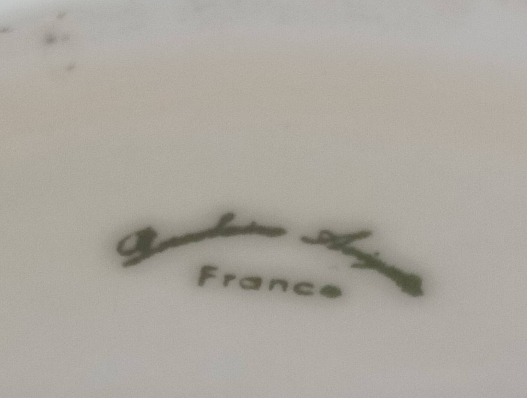 DECORATIVE BONBONNIERE