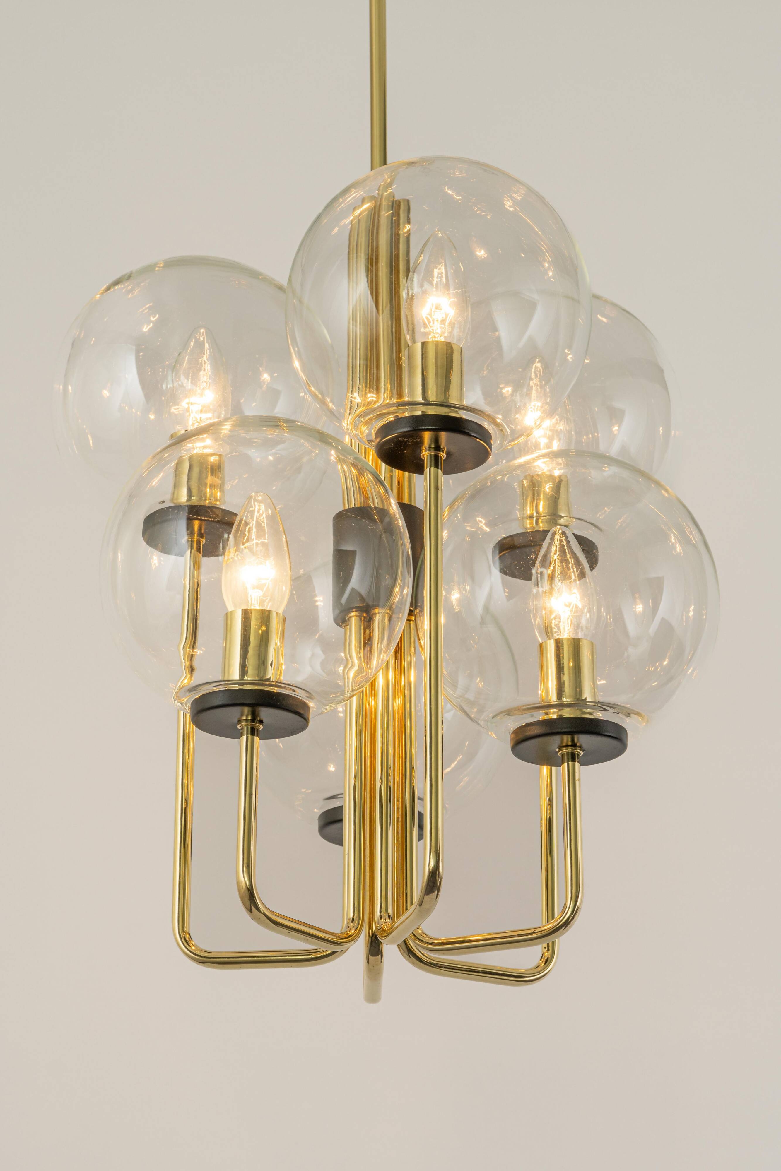 Superb brass suspension in Sciolari style, Germany, 1970s.