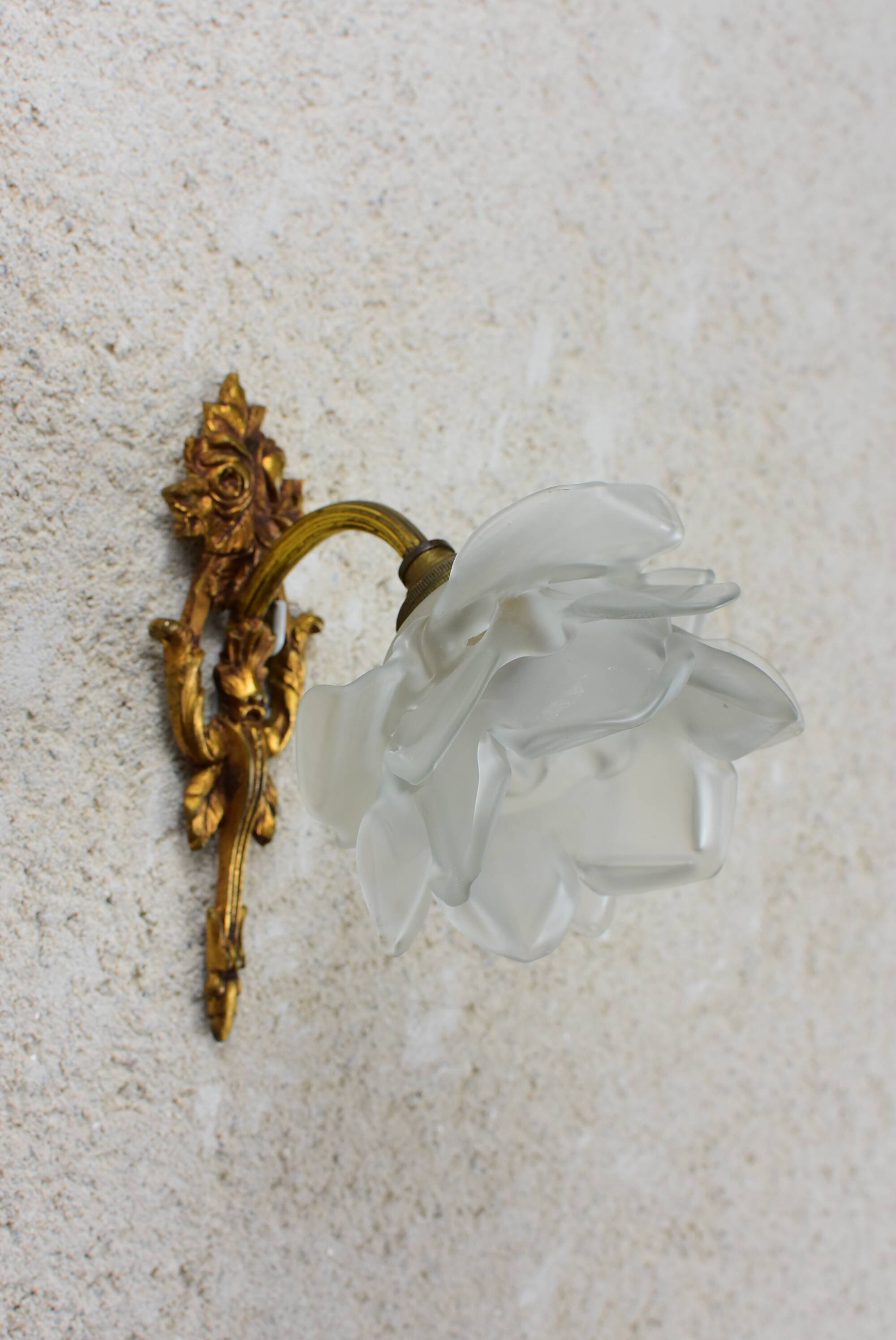 Glass paste flower applique