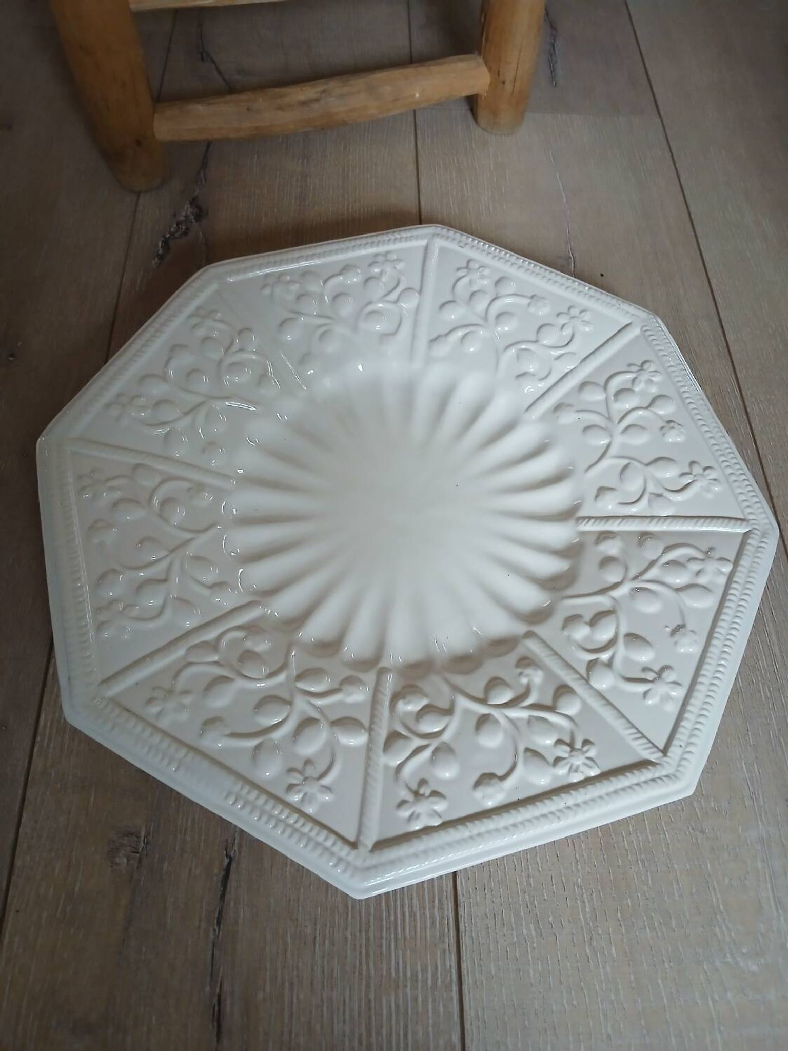 Grand plat ancien en céramique