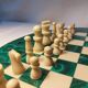 Jeu d'échecs vintage complet en Malachite et pierre blanche
