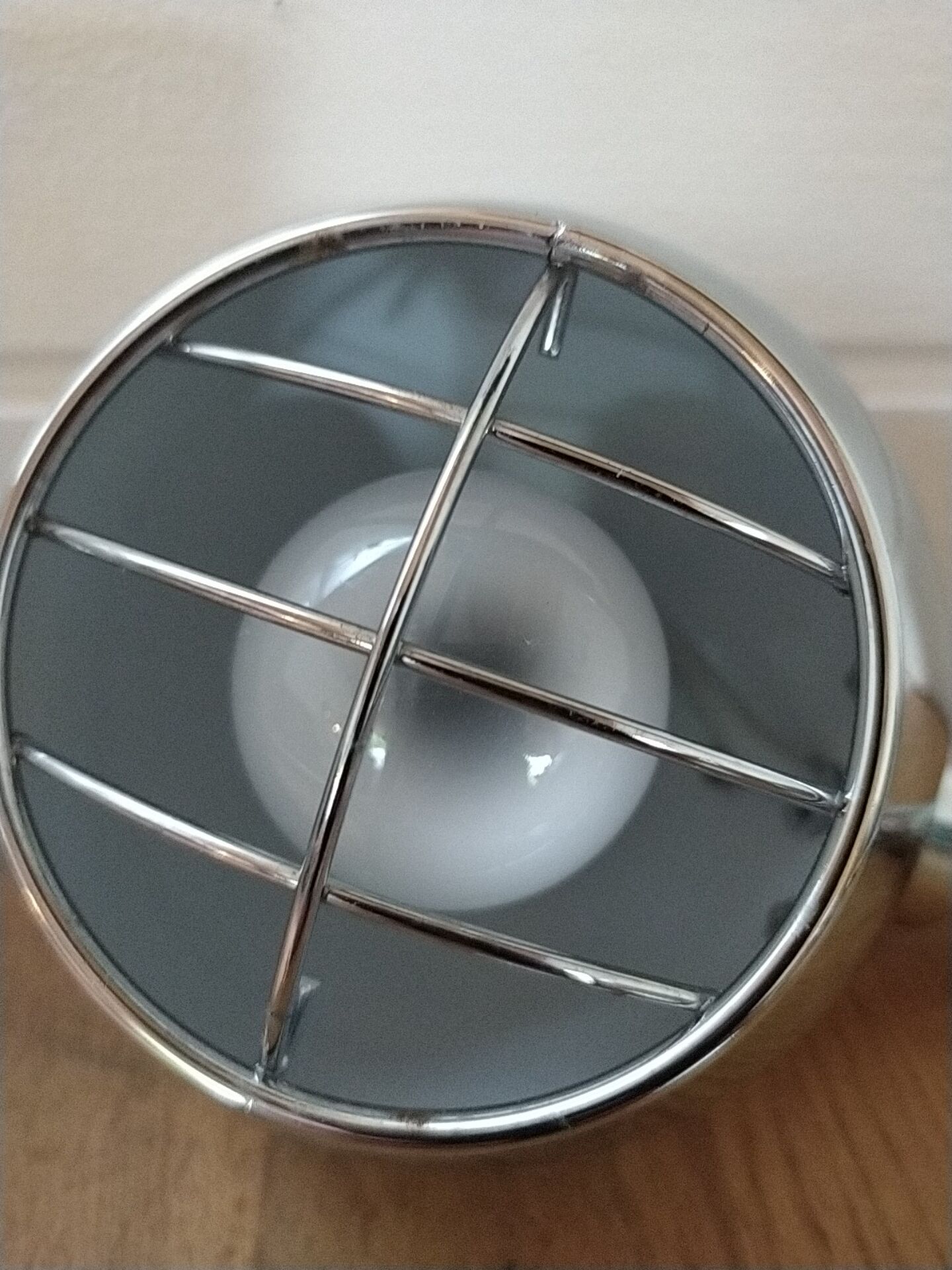 Eye ball space age lamp. Chrome.