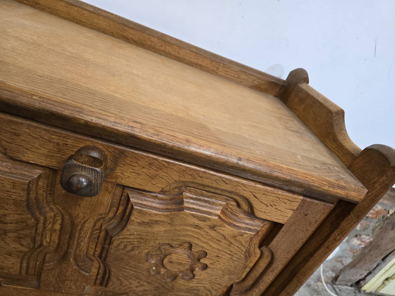 Small sideboard on wheels Guillerme and Chambron