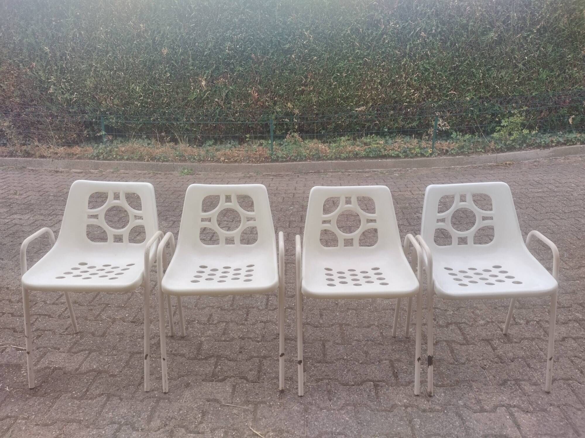 Set of 4 identical Space Age White Garden Chairs from the 70s