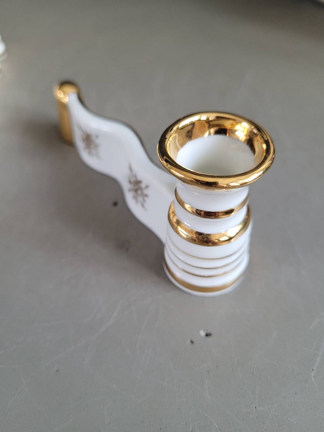 12 Limoges art porcelain knife rests in their case