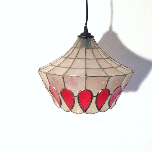 Red mother-of-pearl suspension