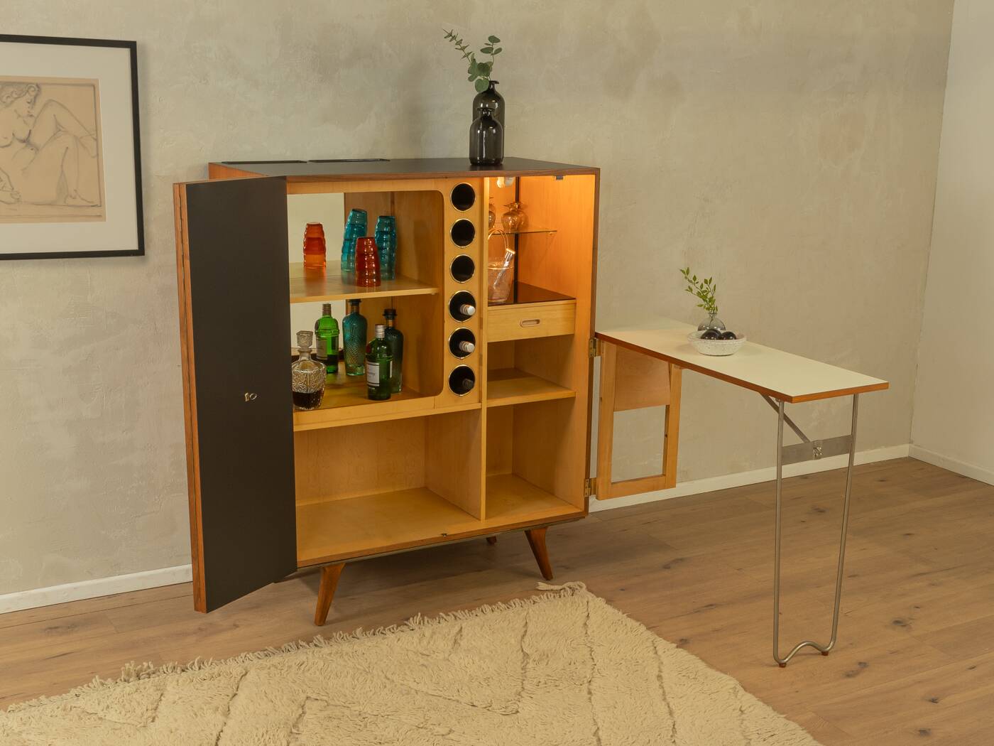 Extendable bar cabinet for the home, 1950s