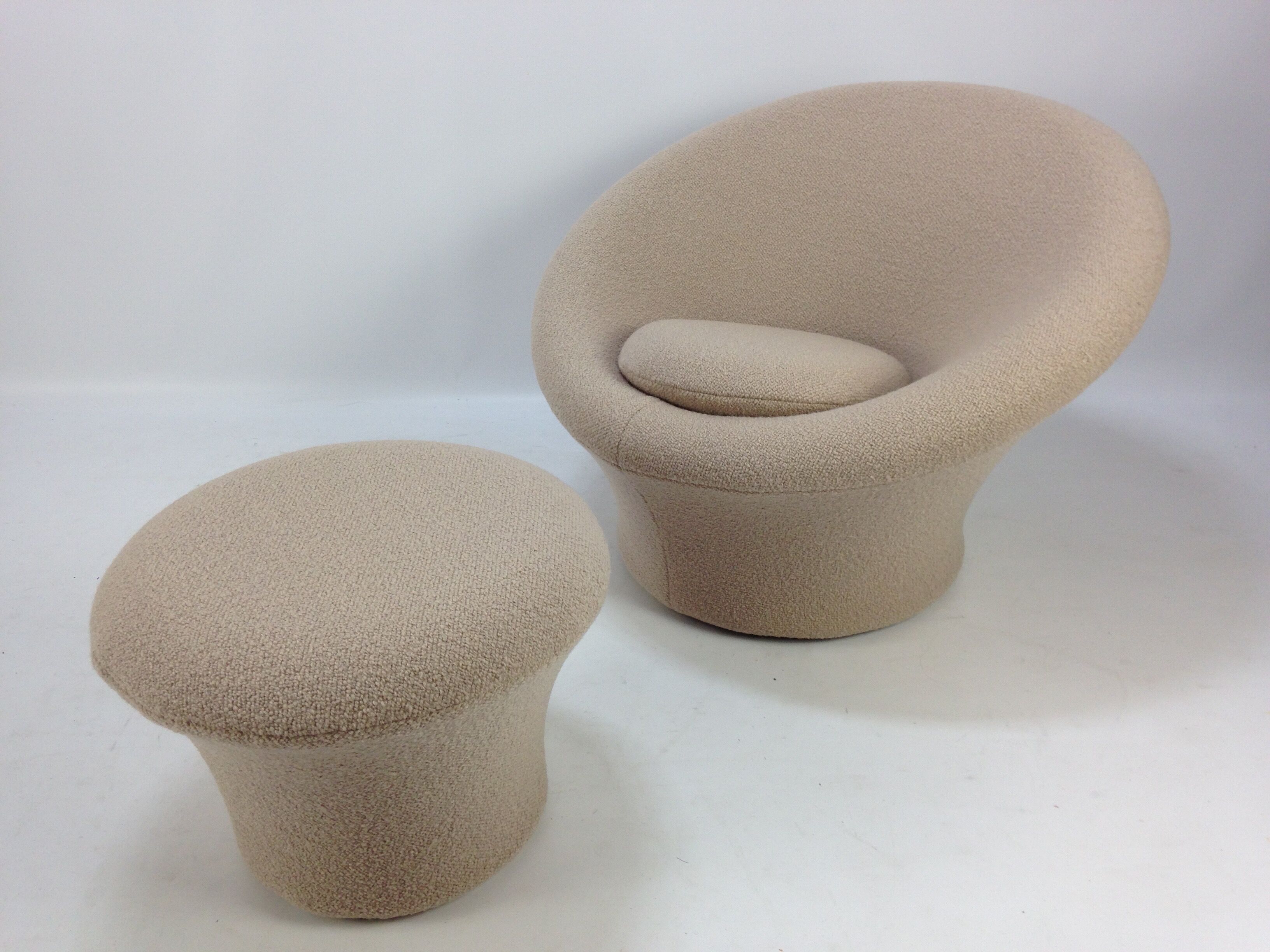 Mushroom armchair with pouf by Pierre Paulin for Artifort, Pierre Frey