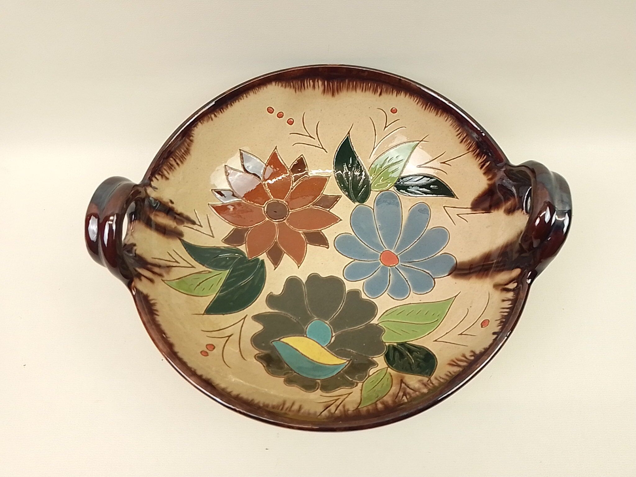 Round ceramic dish 2 coves floral decoration